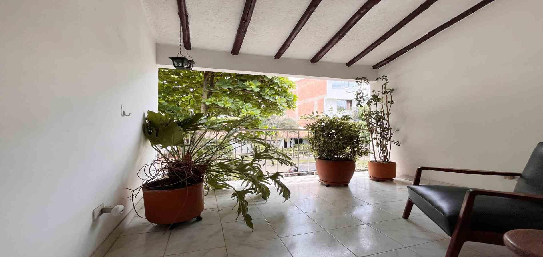 Casa en venta Valle Del Cauca Cali Camino Real 300 m2 Habitaciones 4 Baños 3 Garajes 1 Precio $790000000