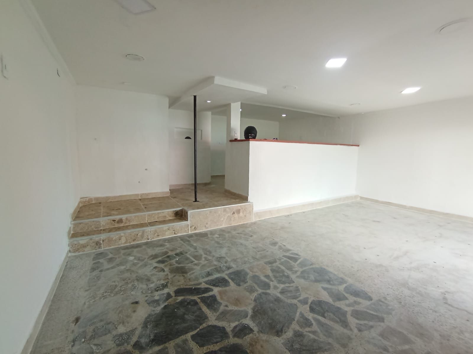 Local en arriendo Antioquia Medellín Caribe 48 m2 Habitaciones 0 Baños 1 Garajes 0 Precio $2500000