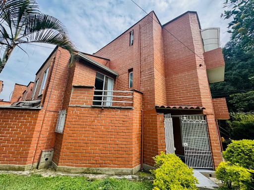 Casa en venta Antioquia Envigado El Embrujo 210 m2 Habitaciones 4 Baños 4 Garajes 1 Precio $950000000