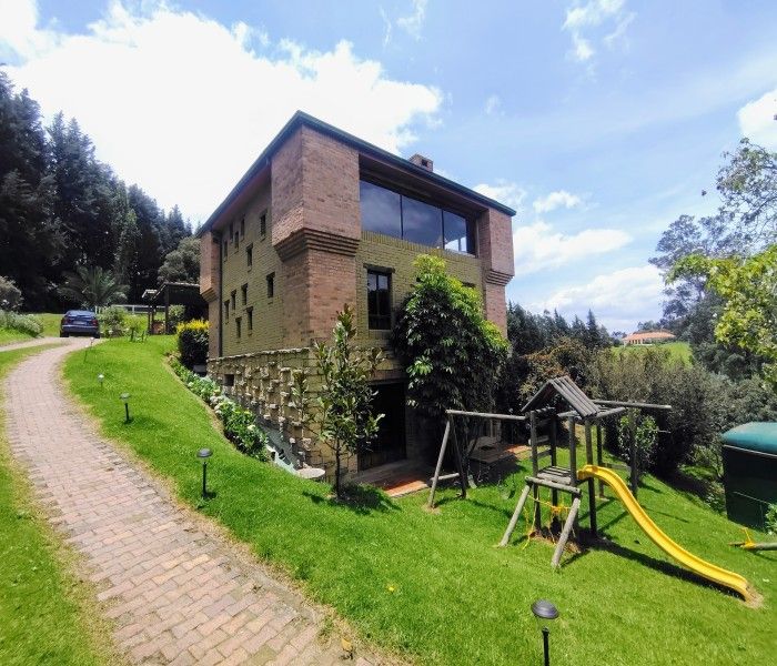 Casa en arriendo Cundinamarca Tenjo Tenjo 240 m2 Habitaciones 4 Baños 3 Garajes 3 Precio $4800000