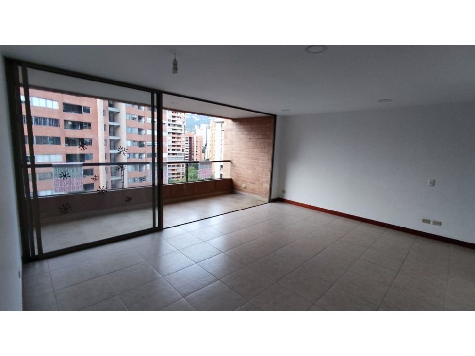 Apartamento en arriendo Antioquia Medellín La Florida 110 m2 Habitaciones 4 Baños 3 Garajes 2 Precio $4400000
