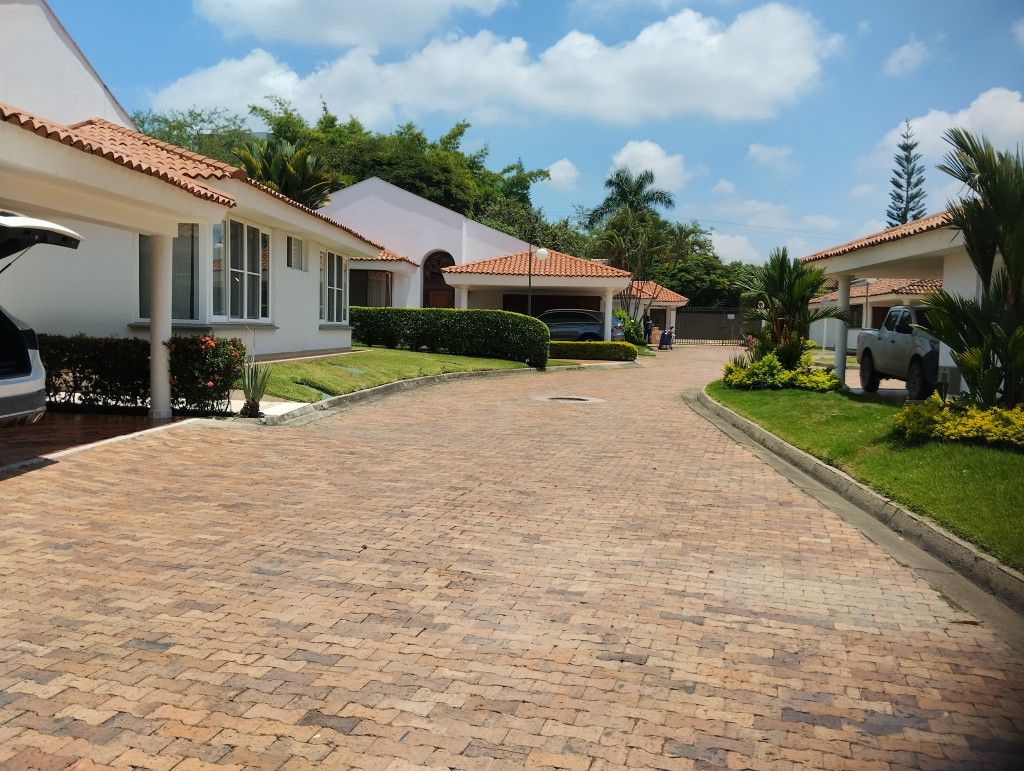 Casa en venta Valle Del Cauca Cali Parcelaciones Pance 310 m2 Habitaciones 3 Baños 5 Garajes 2 Precio $1500000000