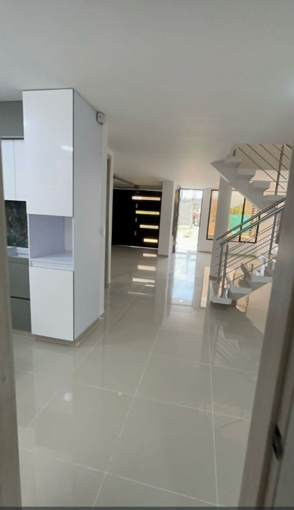 Casa en venta Valle Del Cauca Cali Chapinero 220 m2 Habitaciones 4 Baños 3 Garajes 2 Precio $650000000