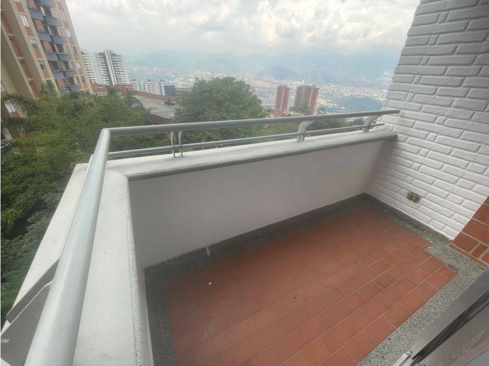 Apartaestudio en arriendo Antioquia Medellín Asomadera No2 70 m2 Habitaciones 2 Baños 2 Garajes 1 Precio $2500000