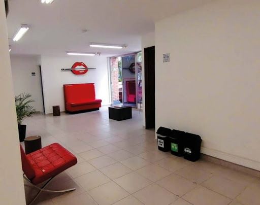 Oficina en arriendo Antioquia Medellín La Candelaria 1000 m2 Habitaciones 0 Baños 0 Garajes 0 Precio $35000000