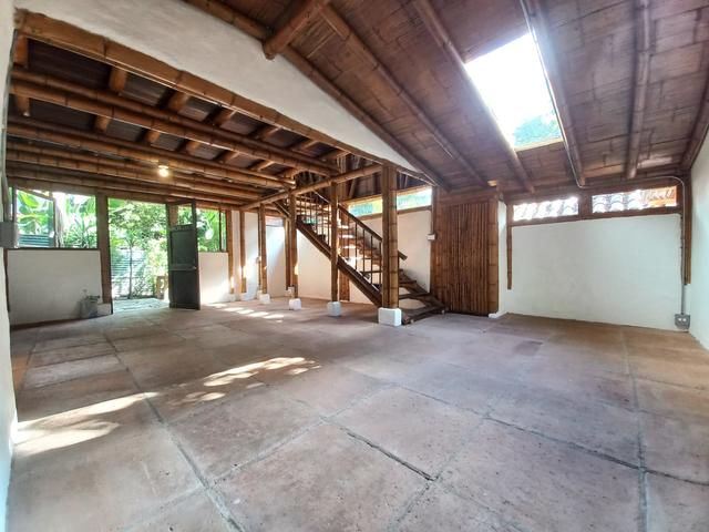 Casa en arriendo Antioquia Envigado Loma Del Atravesado 280 m2 Habitaciones 3 Baños 2 Garajes 1 Precio $3700000