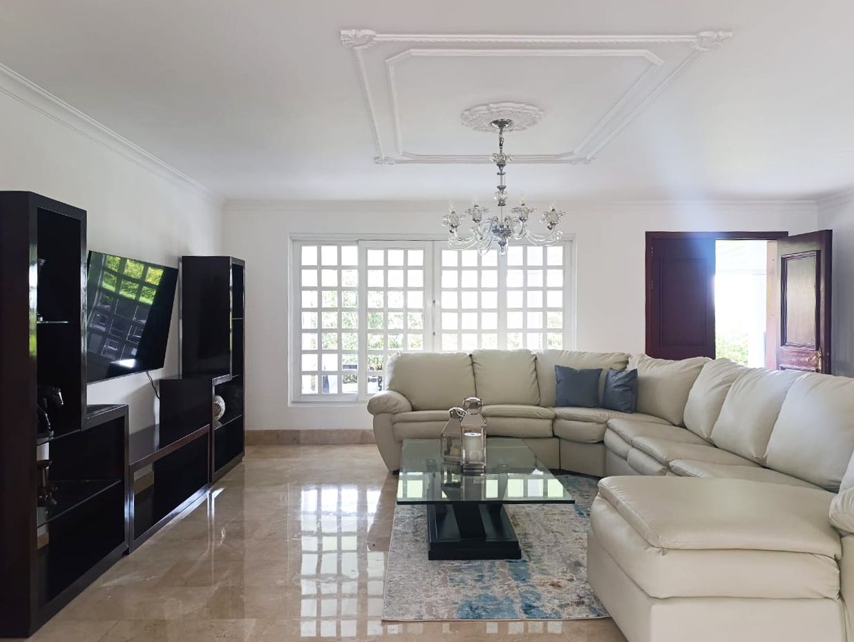 Casa en arriendo Antioquia Medellín El Tesoro 1030 m2 Habitaciones 4 Baños 5 Garajes 4 Precio $26000000