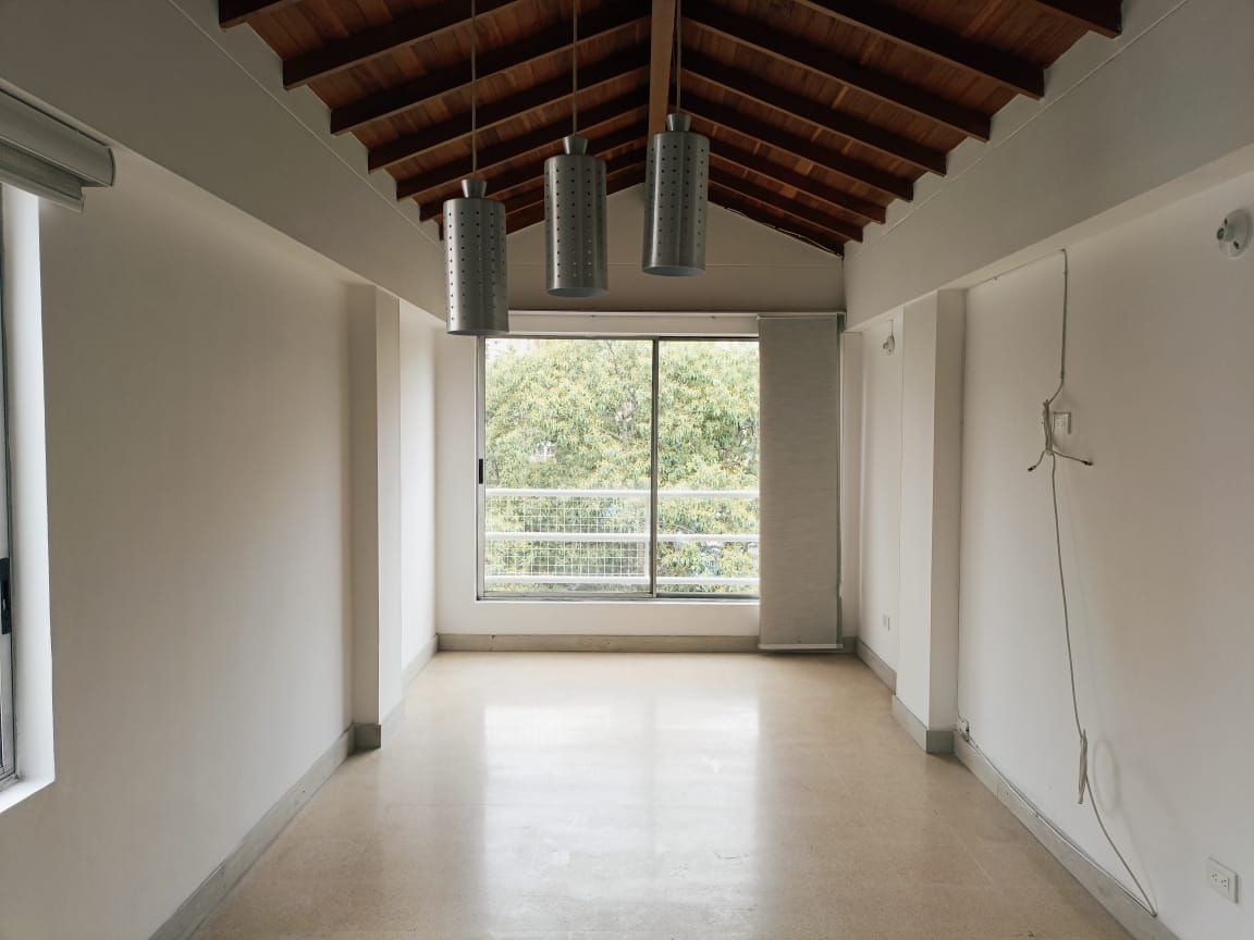 Apartamento en arriendo Antioquia Medellín Loma De Los Bernal 56 m2 Habitaciones 2 Baños 1 Garajes 1 Precio $2600000