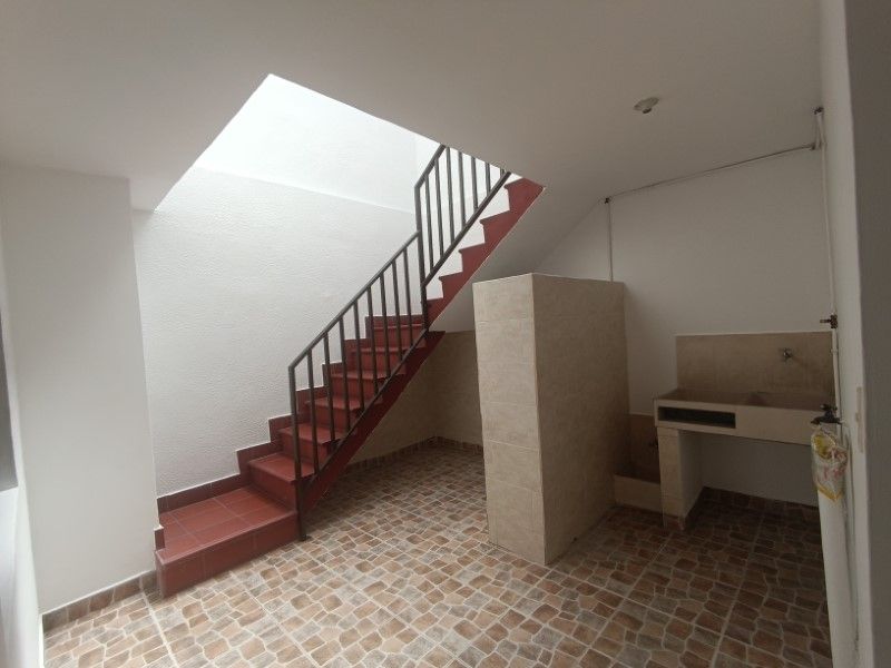 Casa en arriendo Antioquia Medellín Sevilla 255 m2 Habitaciones 6 Baños 9 Garajes 0 Precio $5800000
