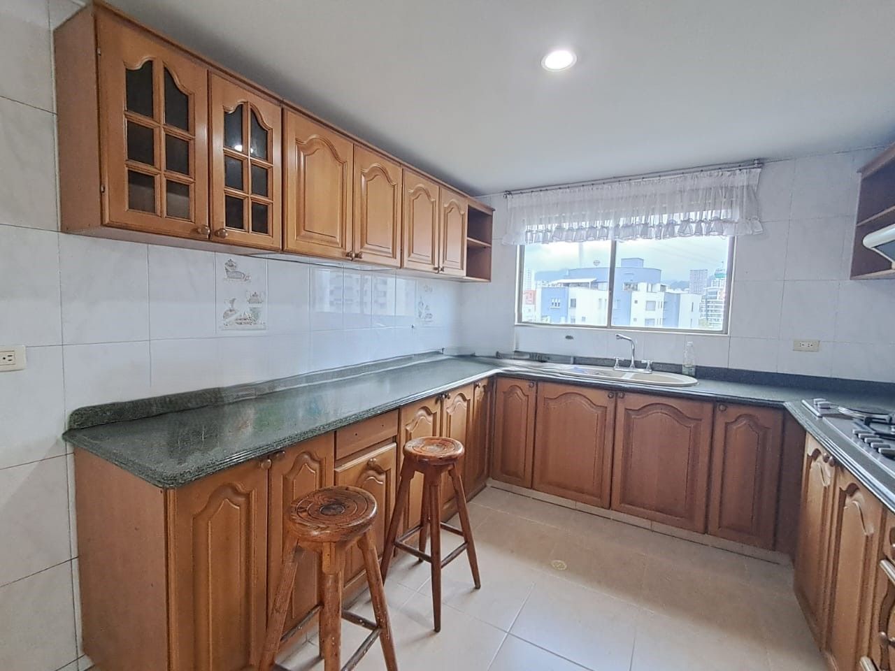 Apartamento en arriendo Risaralda Pereira Los Angeles 260 m2 Habitaciones 4 Baños 6 Garajes 2 Precio $4500000