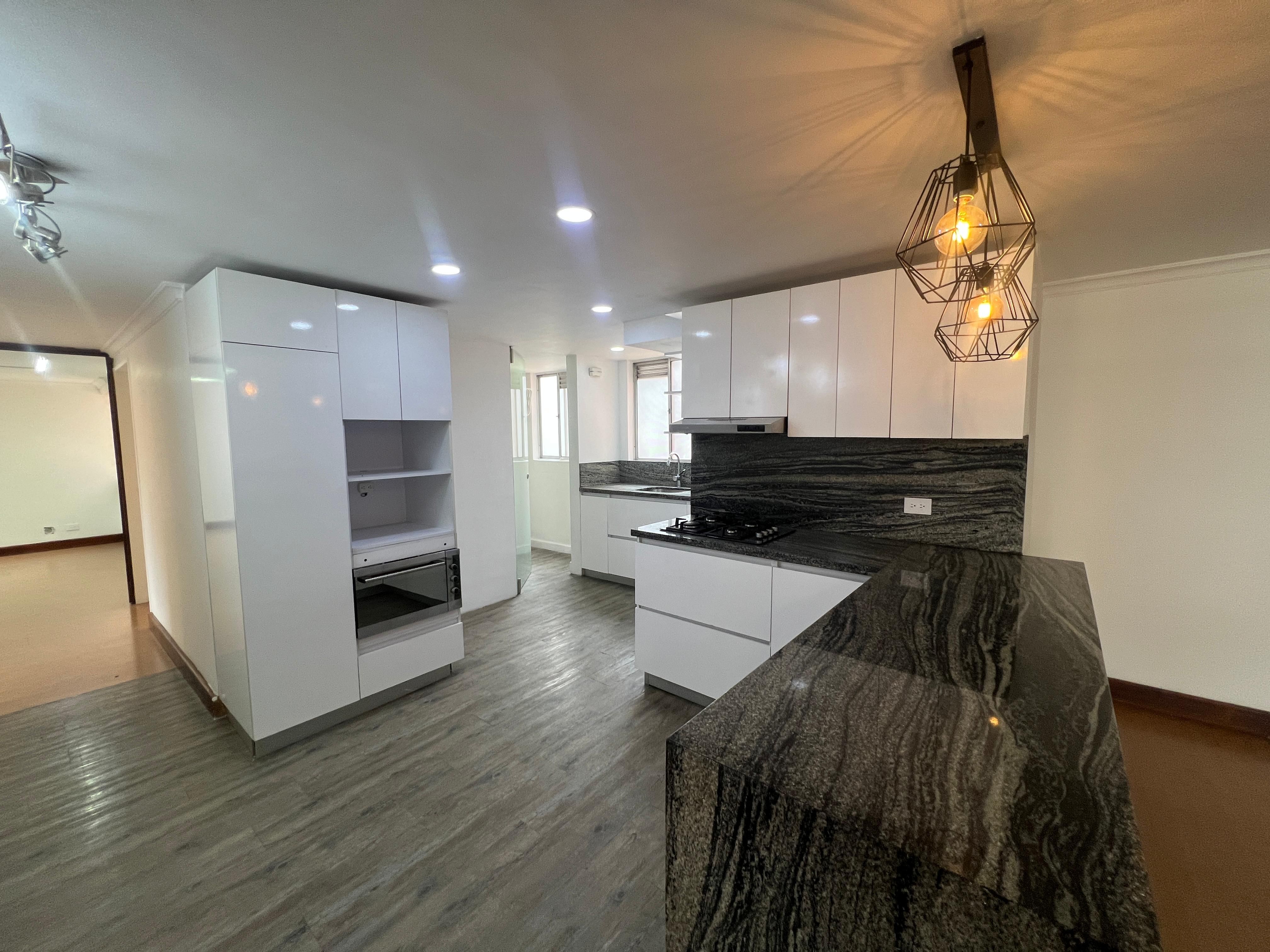 Apartamento en arriendo Antioquia Medellín Los Conquistadores 129 m2 Habitaciones 3 Baños 3 Garajes 2 Precio $4500000
