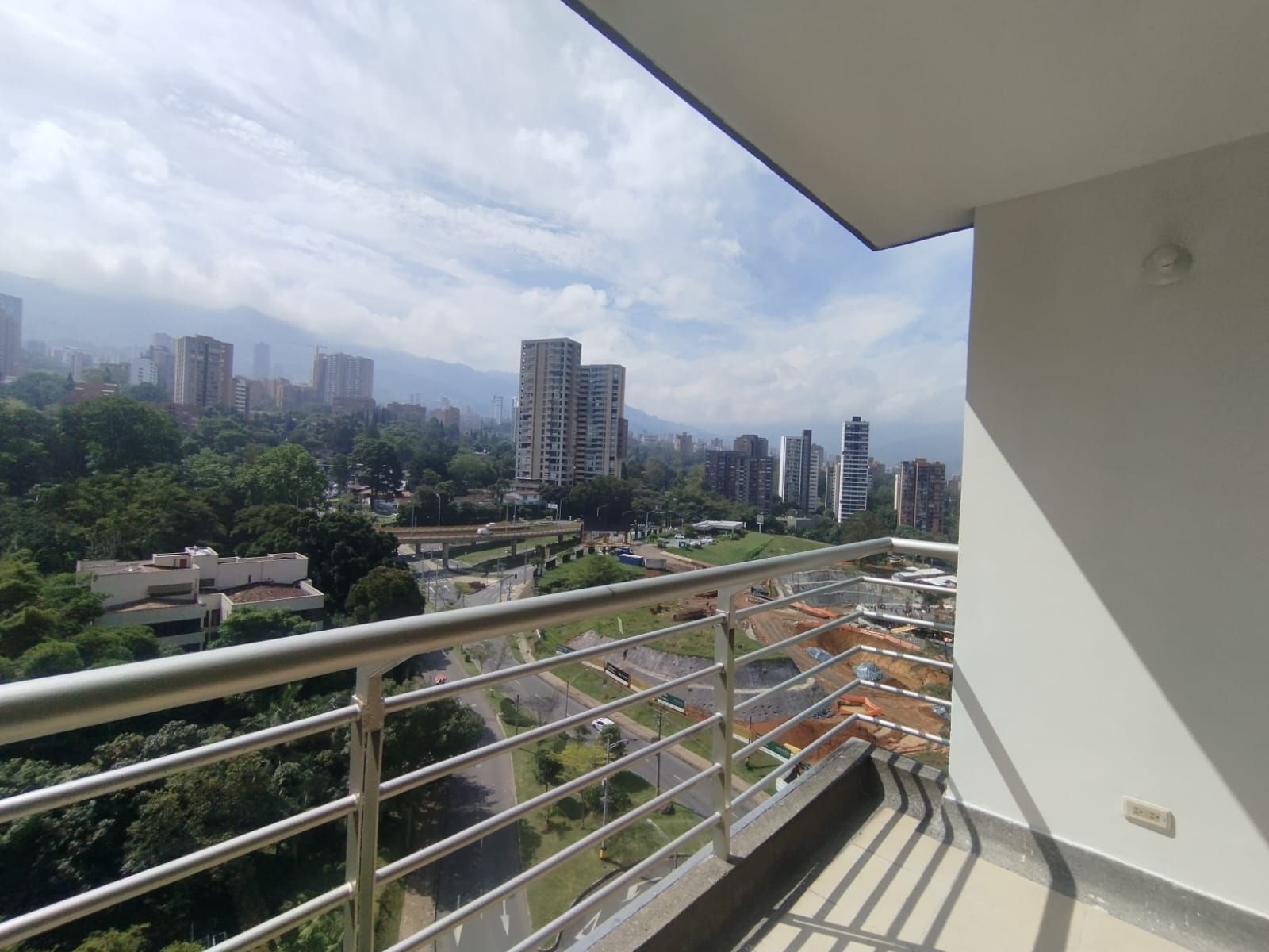 Apartamento en arriendo Antioquia Medellín Los Balsos No2 95 m2 Habitaciones 3 Baños 2 Garajes 1 Precio $4000000