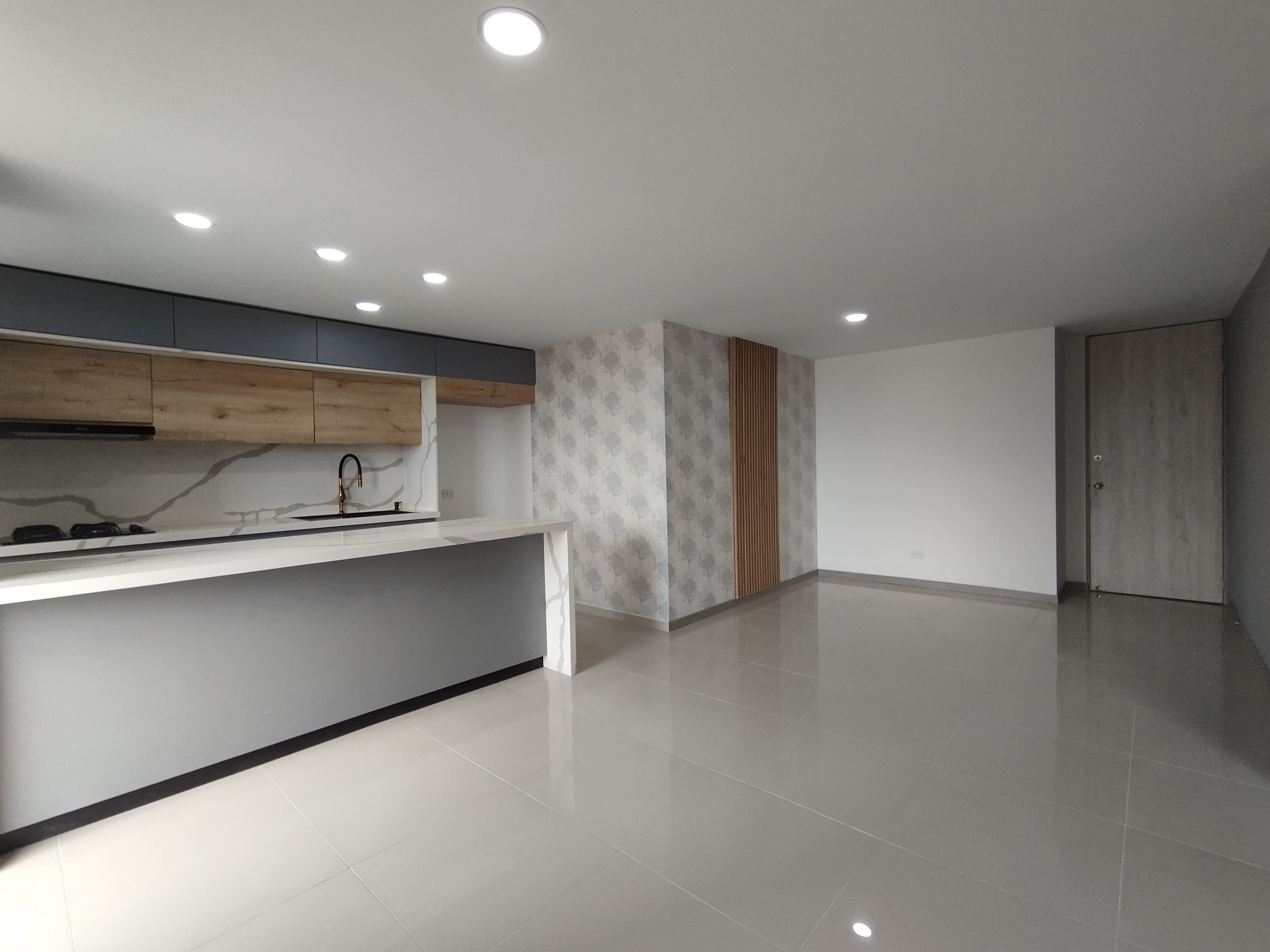 Apartamento en arriendo Antioquia Envigado La Paz 85 m2 Habitaciones 3 Baños 2 Garajes 1 Precio $3300000