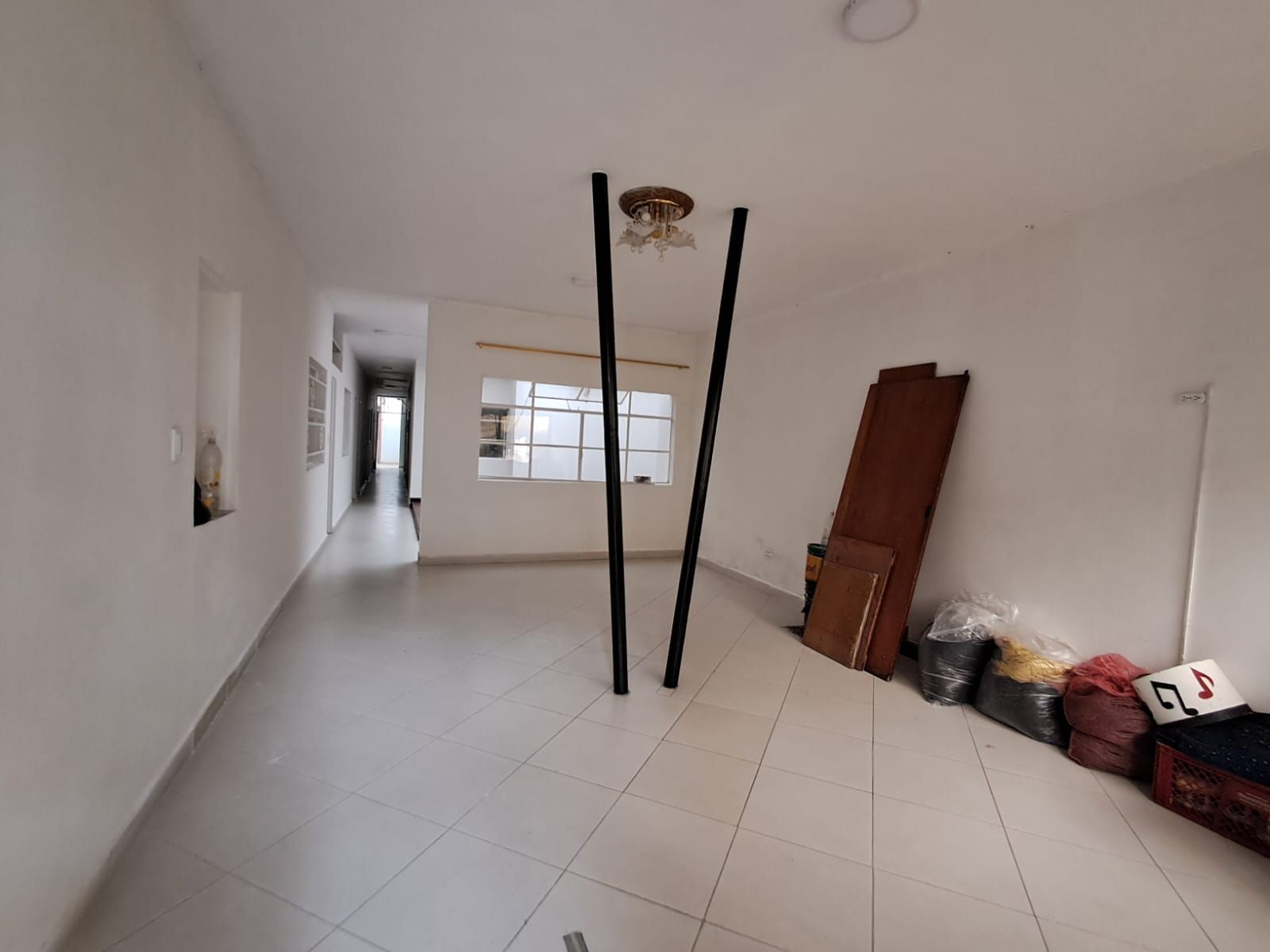 Casa en arriendo Antioquia Medellín La Floresta 240 m2 Habitaciones 5 Baños 5 Garajes 0 Precio $4000000