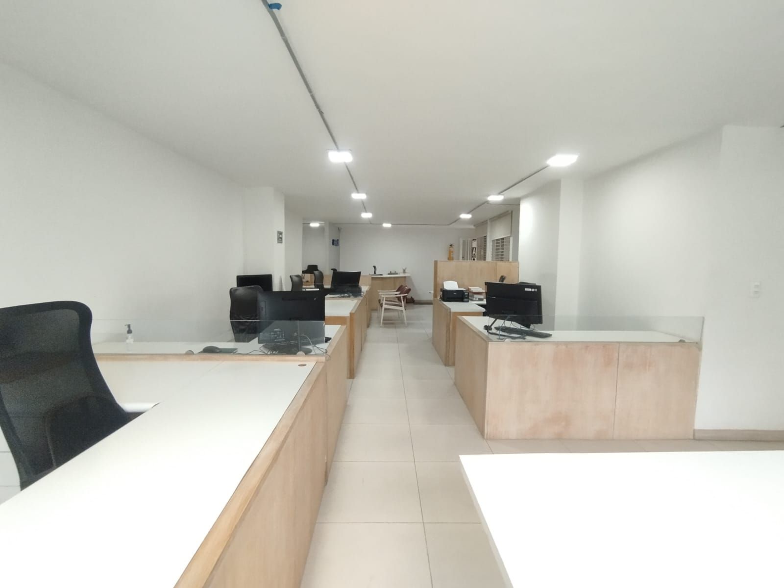 Oficina en arriendo Antioquia Medellín Florida Nueva 104 m2 Habitaciones 0 Baños 2 Garajes 1 Precio $7500000