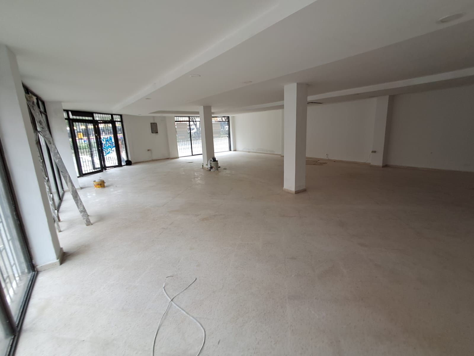 Local en arriendo Antioquia Medellín Florida Nueva 160 m2 Habitaciones 0 Baños 2 Garajes 0 Precio $6800000