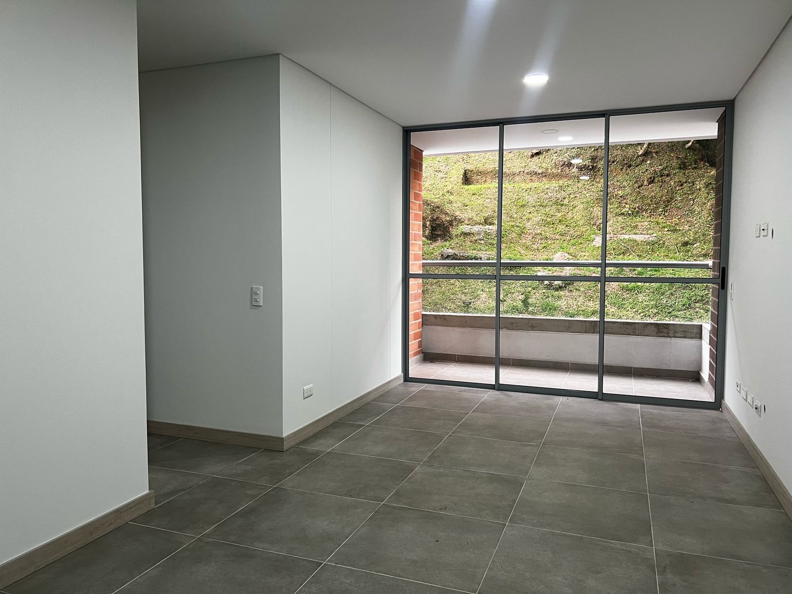 Apartamento en arriendo o venta Antioquia Envigado Trianon 69 m2 Habitaciones 3 Baños 2 Garajes 1 Precio venta $505000000 Precio arriendo $3300000
