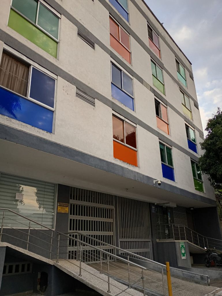 Apartaestudio en venta Valle Del Cauca Cali El Refugio 35 m2 Habitaciones 1 Baños 1 Garajes 1 Precio $130000000