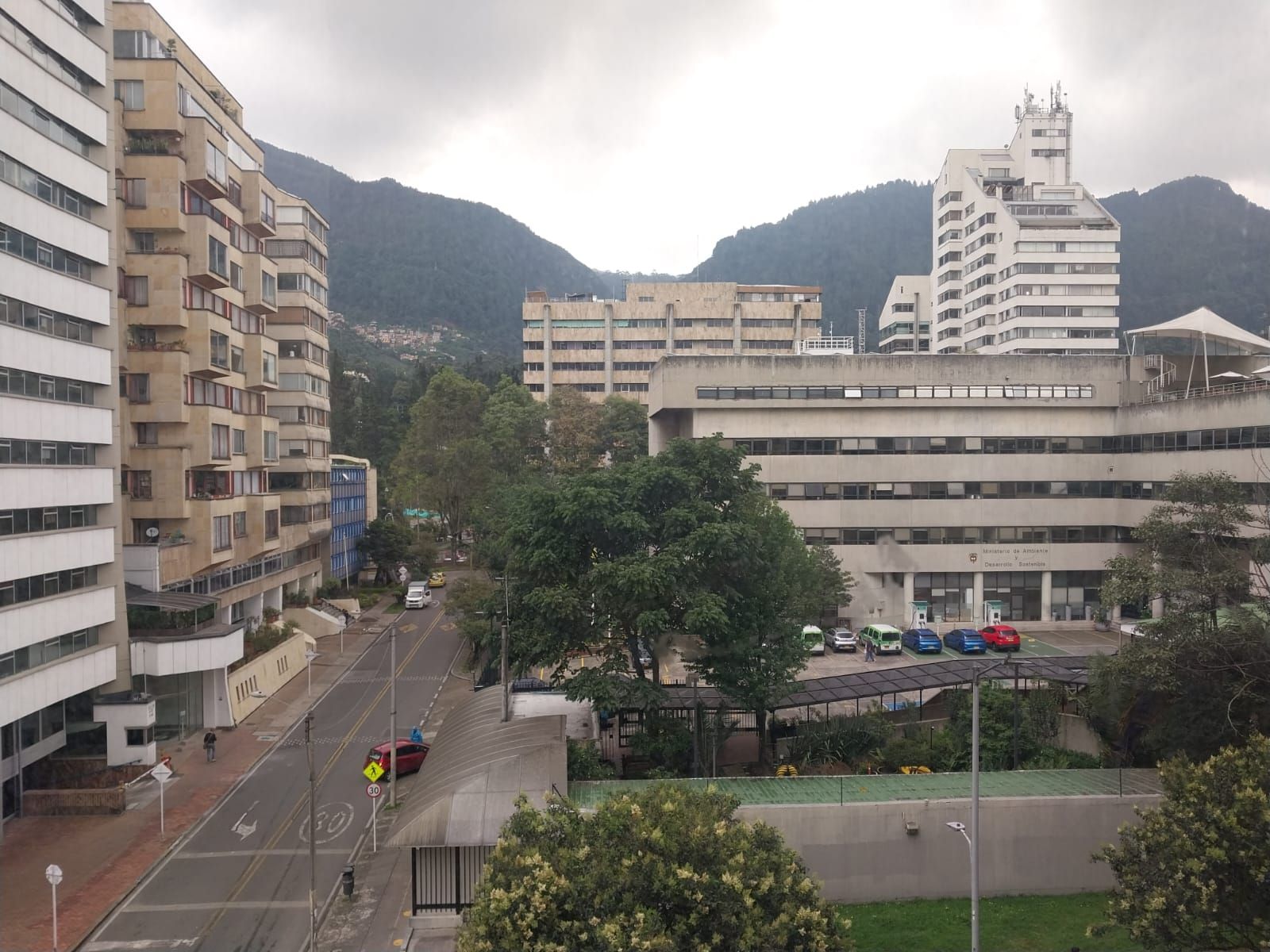Oficina en arriendo Cundinamarca Bogotá Sagrado Corazon 66 m2 Habitaciones 0 Baños 2 Garajes 1 Precio $2900000