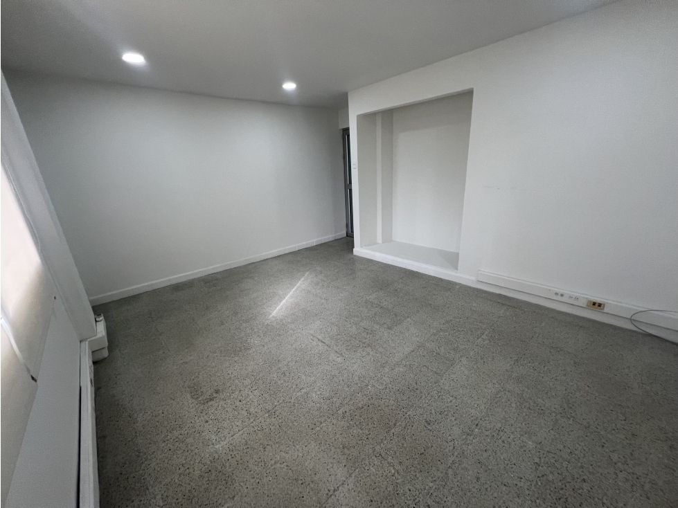 Oficina en arriendo Bolívar Cartagena Boca Grande 18 m2 Habitaciones 0 Baños 0 Garajes 1 Precio $2113500