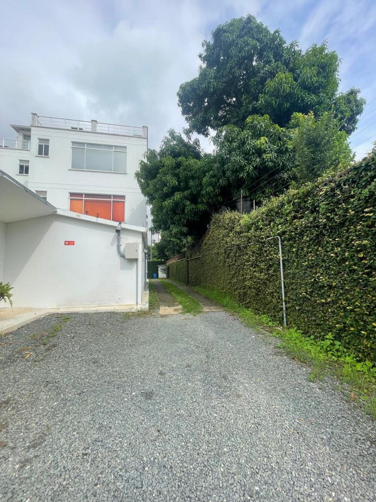 Oficina en arriendo Valle Del Cauca Cali Urbanización Ciudad Jardín 119 m2 Habitaciones 0 Baños 1 Garajes 5 Precio $10000000