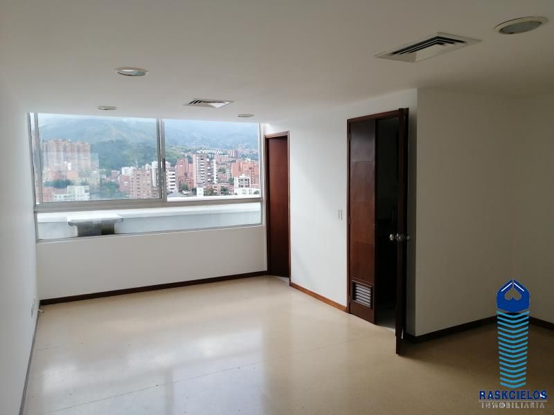 Oficina en arriendo Antioquia Medellín Laureles Nogal 27 m2 Habitaciones 0 Baños 1 Garajes 1 Precio $2500000