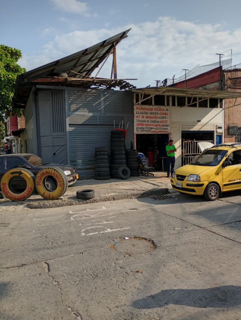 Casa en venta Valle Del Cauca Cali Obrero 220 m2 Habitaciones 3 Baños 2 Garajes 3 Precio $350000000