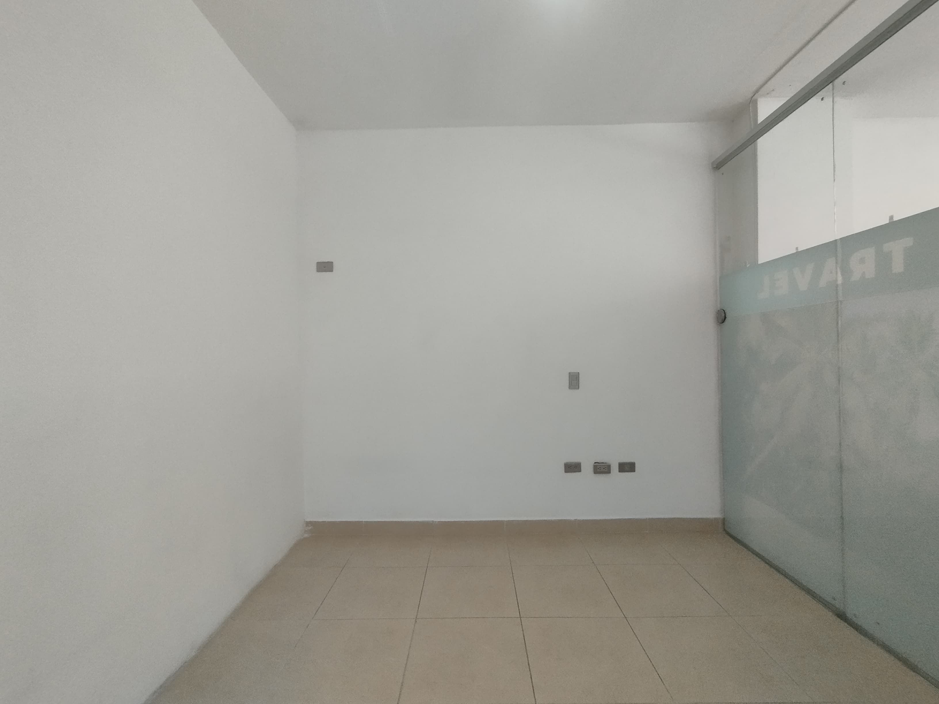 Local en arriendo Antioquia Envigado Zona Centro 22 m2 Habitaciones 0 Baños 0 Garajes 0 Precio $2142000