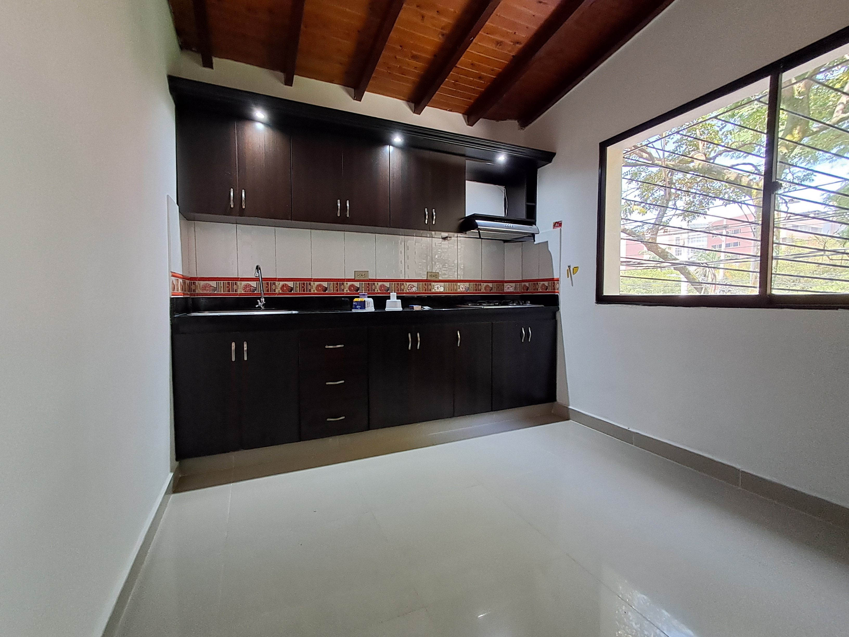 Casa en arriendo Antioquia Medellín Sevilla 250 m2 Habitaciones 9 Baños 9 Garajes 0 Precio $5500000