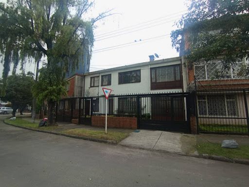 Casa en venta Cundinamarca Bogotá El Campin 217 m2 Habitaciones 4 Baños 3 Garajes 1 Precio $898000000