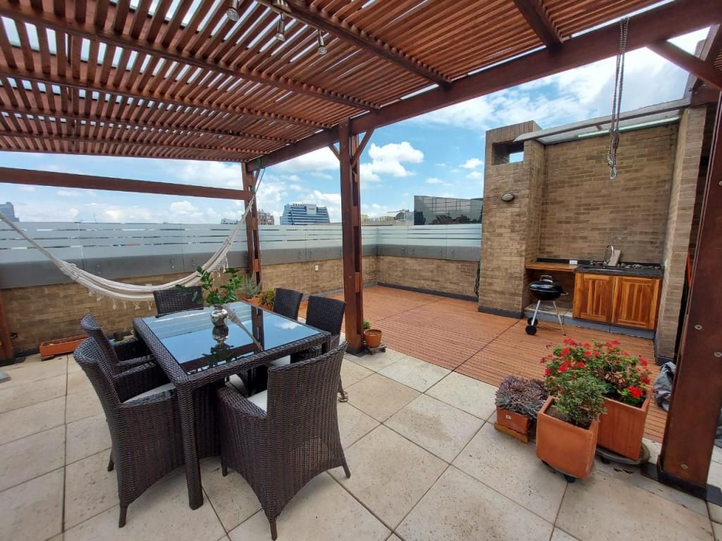 Apartamento en arriendo Cundinamarca Bogotá Chico 220 m2 Habitaciones 3 Baños 4 Garajes 2 Precio $8970000