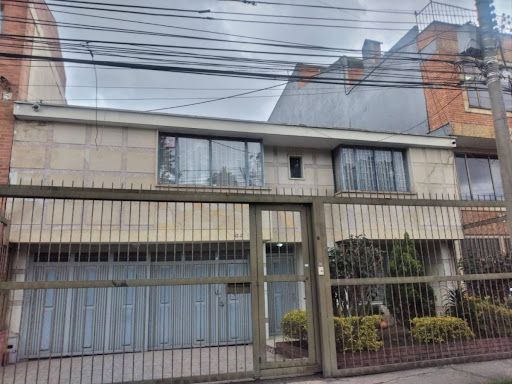 Casa en venta Cundinamarca Bogotá Normandía 264 m2 Habitaciones 7 Baños 4 Garajes 3 Precio $1100000000