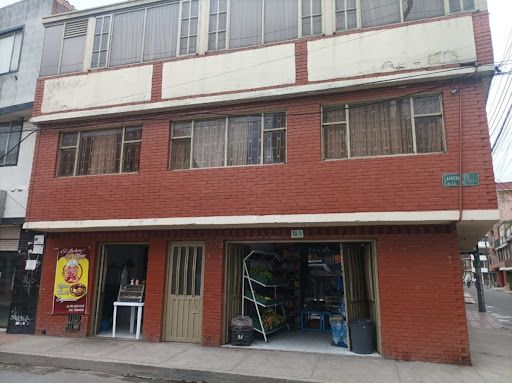 Casa en venta Cundinamarca Bogotá Carmen 112 m2 Habitaciones 5 Baños 4 Garajes 0 Precio $680000000