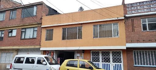 Casa en venta Cundinamarca Bogotá La Cabaña 220 m2 Habitaciones 7 Baños 4 Garajes 1 Precio $580000000