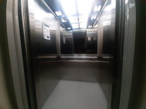 Oficina en arriendo Cundinamarca Bogotá Santa Barbara Occidental 218 m2 Habitaciones 0 Baños 5 Garajes 2 Precio $12000000