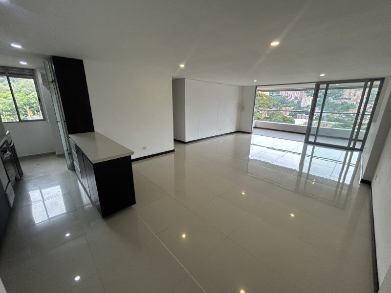 Apartamento en arriendo Antioquia Envigado Loma De Las Brujas 132 m2 Habitaciones 3 Baños 4 Garajes 2 Precio $6700000