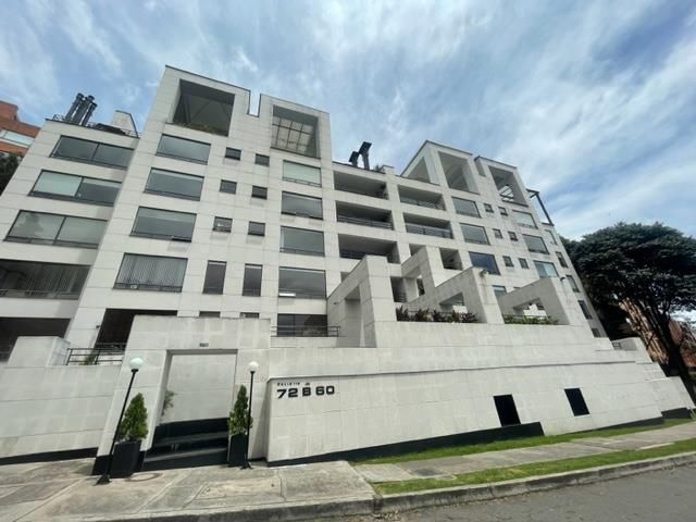 Apartamento en arriendo o venta Cundinamarca Bogotá Club Los Lagartos 189 m2 Habitaciones 3 Baños 3 Garajes 2 Precio venta $1200000000 Precio arriendo $10000000