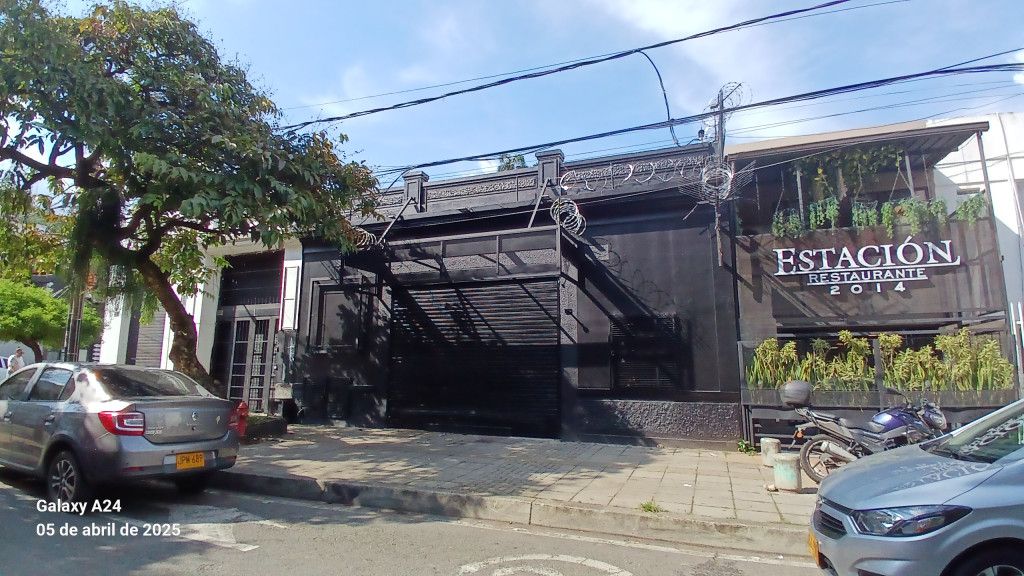 Local en venta Valle Del Cauca Cali Granada 400 m2 Habitaciones 0 Baños 2 Garajes 0 Precio $1600000000