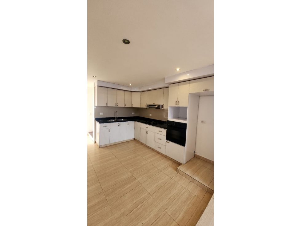 Casa en venta Cundinamarca Bogotá San José De Bavaria 260 m2 Habitaciones 4 Baños 4 Garajes 3 Precio $1250000000