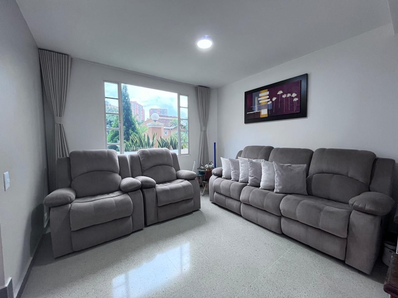 Casa en venta Antioquia Envigado El Esmeraldal 190 m2 Habitaciones 4 Baños 4 Garajes 2 Precio $1210000000