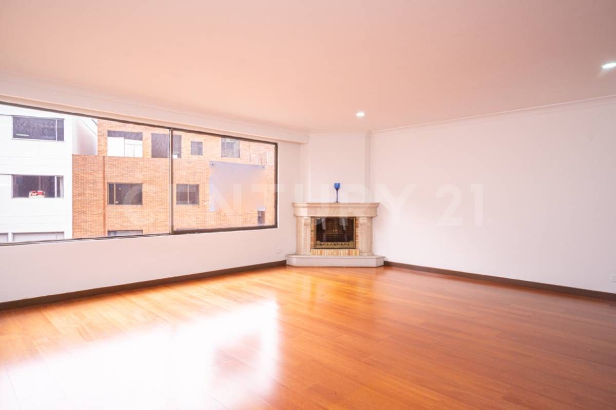 Apartamento en venta Cundinamarca Bogotá Los Rosales 206 m2 Habitaciones 3 Baños 3 Garajes 2 Precio $1450000000
