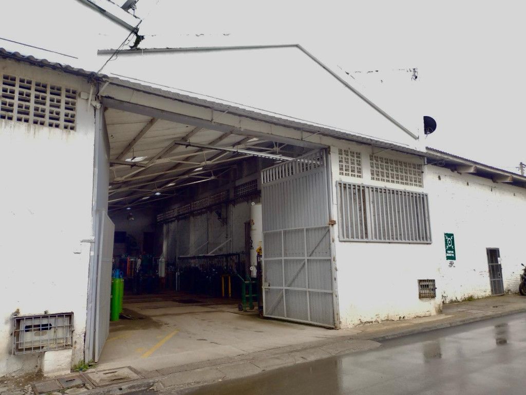 Bodega en venta Valle Del Cauca Cali Primitivo Crespo 223 m2 Habitaciones 0 Baños 2 Garajes 0 Precio $557500000