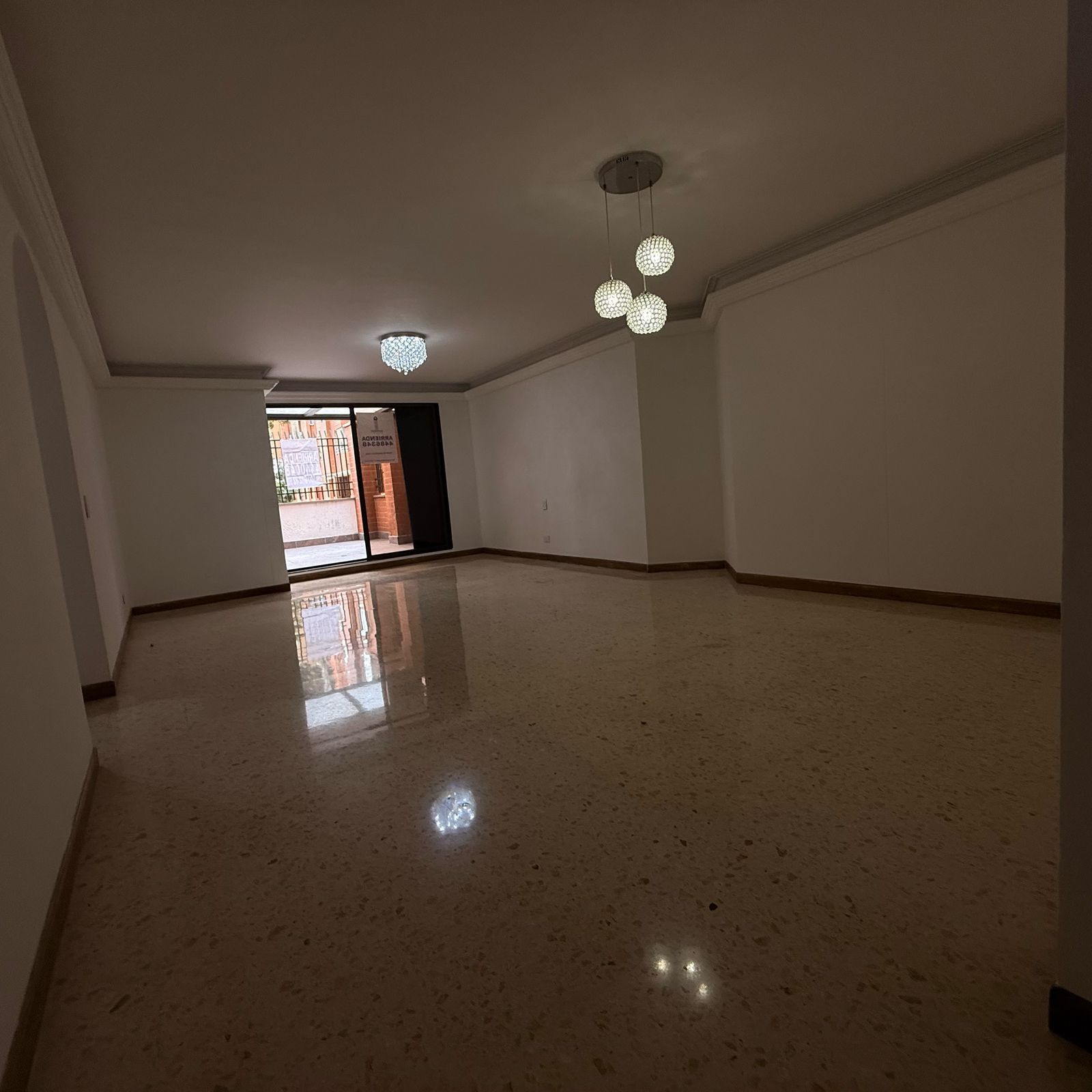 Apartamento en arriendo Antioquia Medellín Laureles 140 m2 Habitaciones 3 Baños 3 Garajes 1 Precio $5000000
