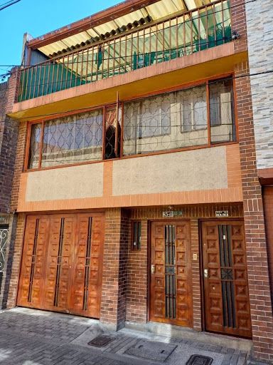 Casa en venta Cundinamarca Bogotá Santa Helenita 270 m2 Habitaciones 7 Baños 5 Garajes 1 Precio $580000000
