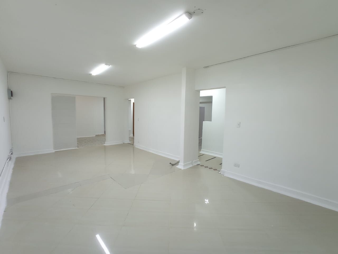 Local en arriendo Antioquia Medellín Calasanz 230 m2 Habitaciones 0 Baños 2 Garajes 0 Precio $6750000