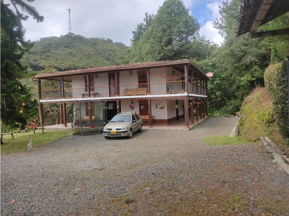 Finca en venta Antioquia La Ceja La Ceja 400 m2 Habitaciones 4 Baños 3 Garajes 10 Precio $1560000000