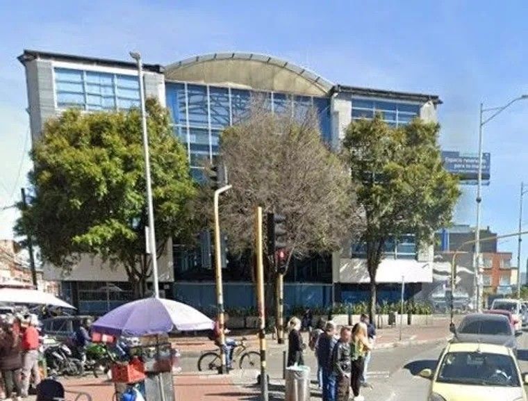 Edificio en arriendo Cundinamarca Bogotá Rionegro 800 m2 Habitaciones 1 Baños 4 Garajes 1 Precio $16000000