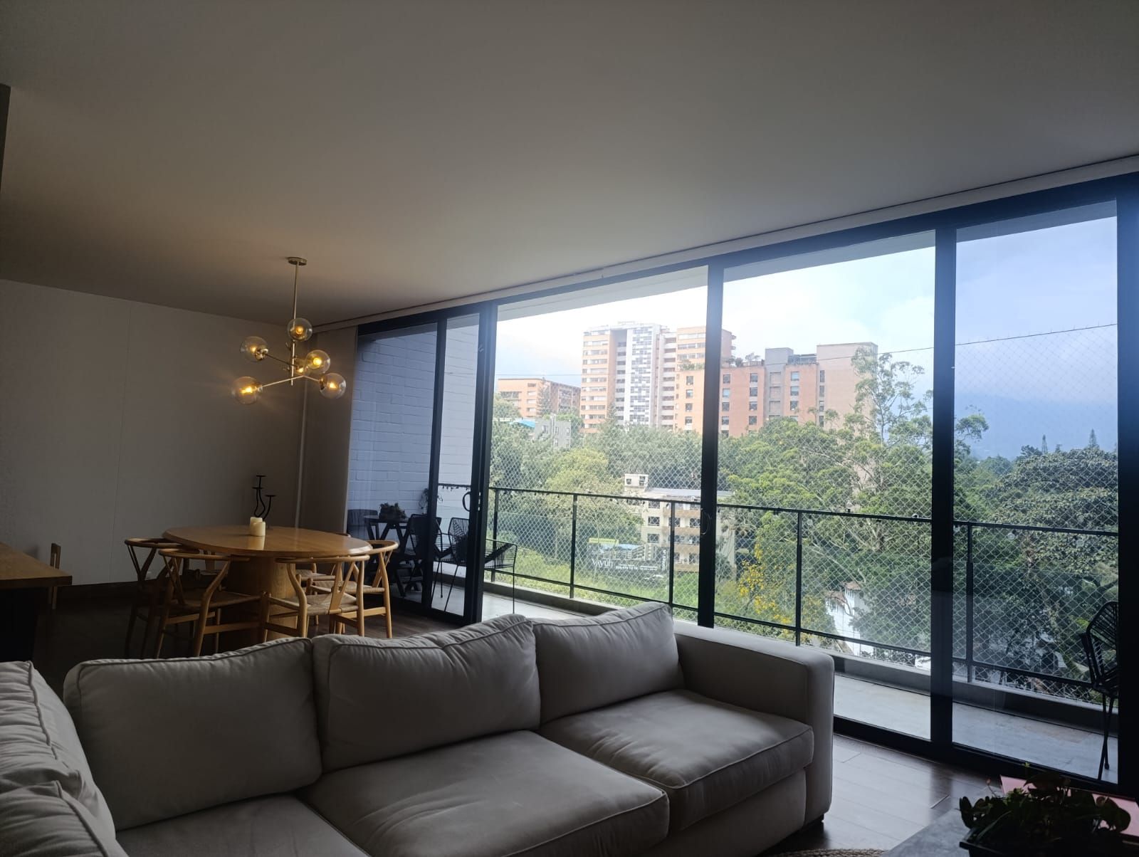 Apartamento en arriendo Antioquia Medellín San Lucas 120 m2 Habitaciones 2 Baños 3 Garajes 2 Precio $10500000