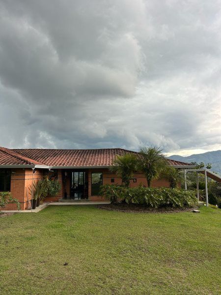Casa en arriendo Antioquia El Retiro El Retiro 24000 m2 Habitaciones 3 Baños 3 Garajes 0 Precio $12450000