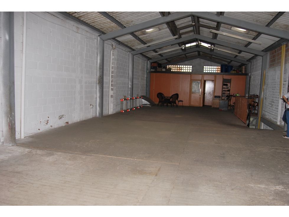 Bodega en venta Antioquia Medellín Aranjuez 380 m2 Habitaciones 0 Baños 2 Garajes 0 Precio $1000000000